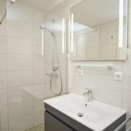 Rex Rugia Fewo12-7 Mit Schwimmbadnutzung Im Ahoi-sellin